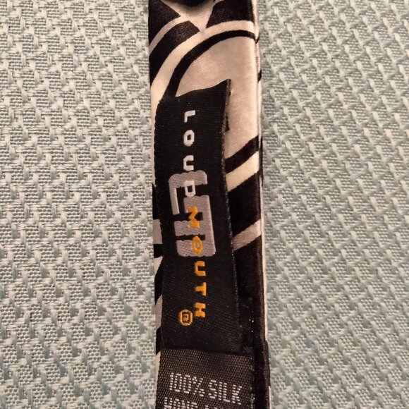 Loudmouth Bow Tie - Picture 3 of 3